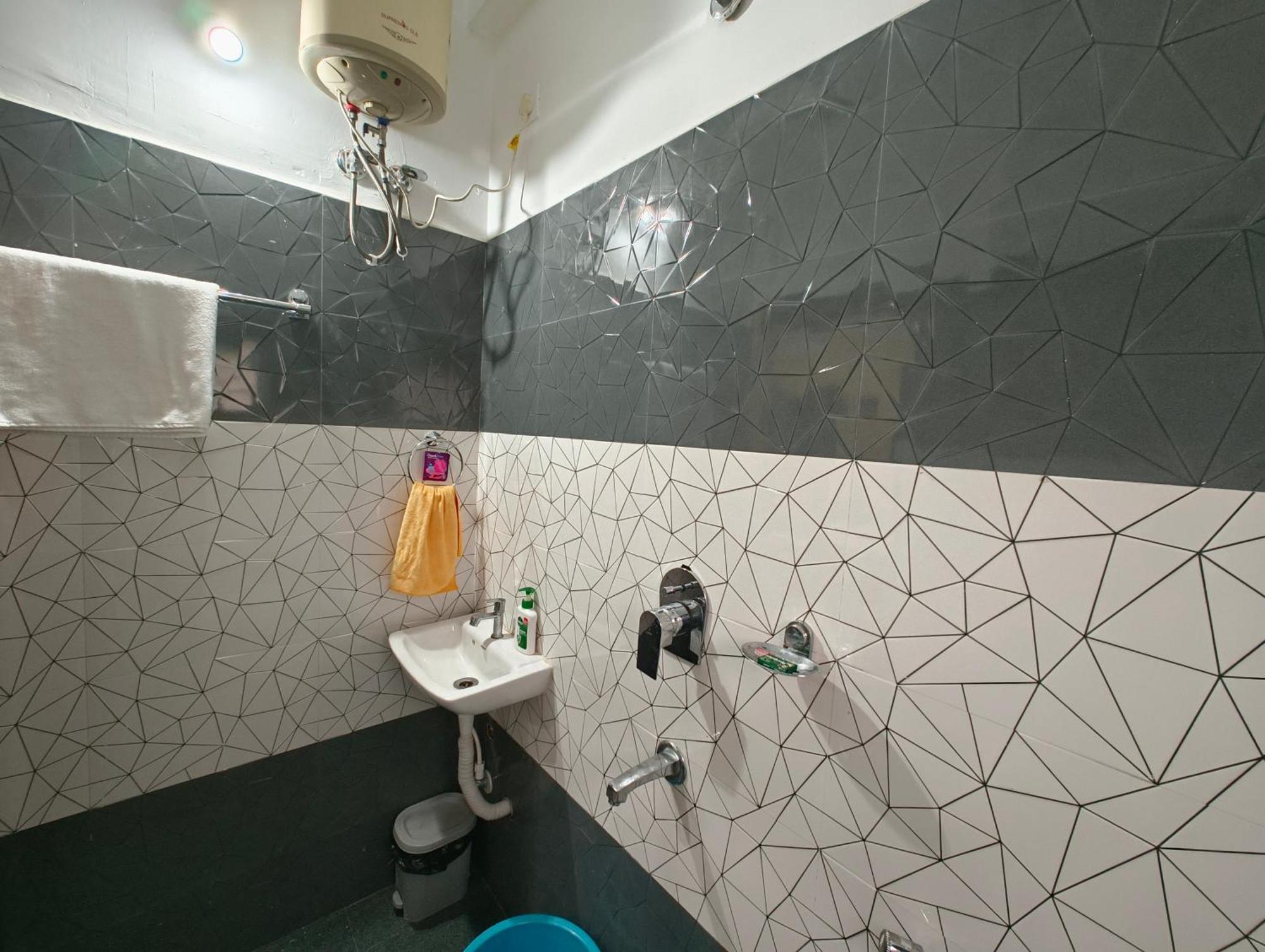 Anjali Homestay - 10 Mins From Airport Sziliguri Kültér fotó